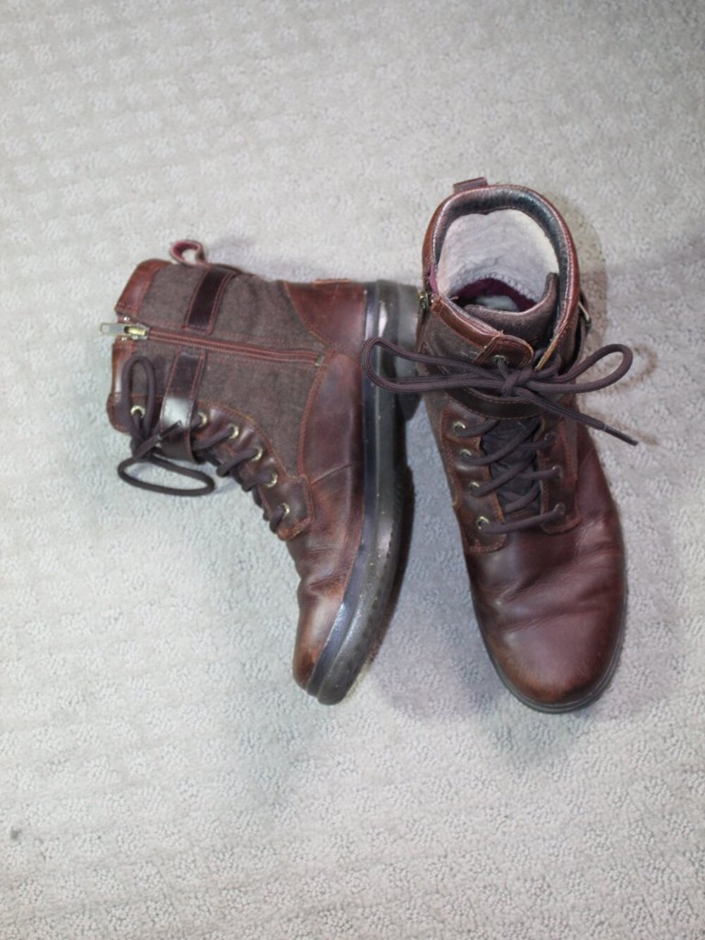 UGG Women's Waterproof Leather Boots Size 8.5 Brown
